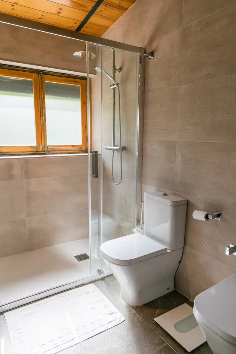 Ducha del cuarto de baño